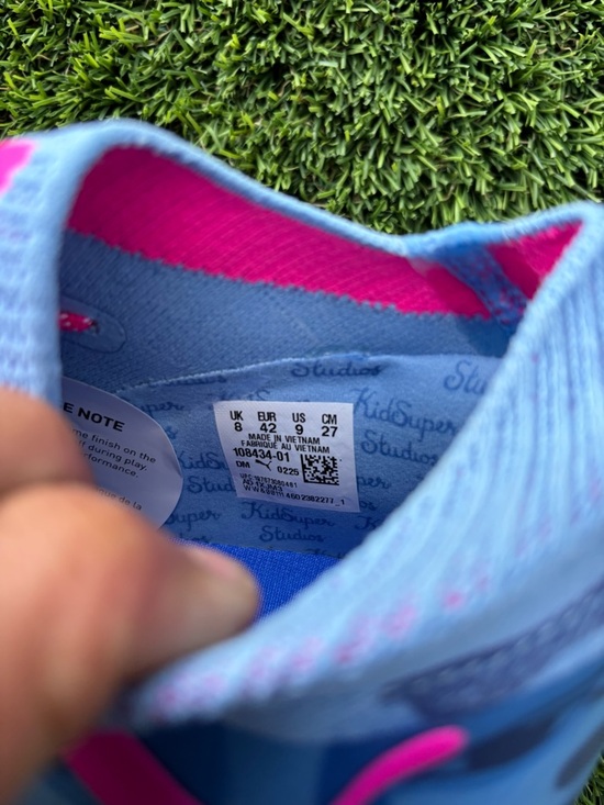 Athletic_Shoes